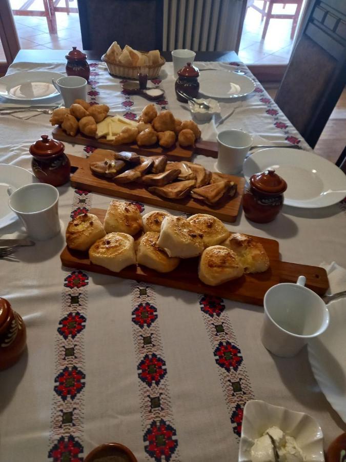 Domacinstvo Bakic Guest House Irig Екстериор снимка